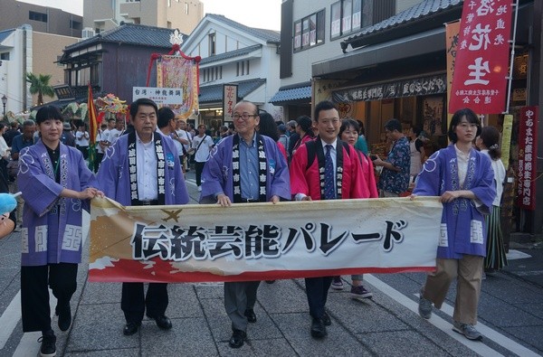 ▲顏子傑處長率大溪新勝社飛龍團，於日本成田新勝寺演出。（圖／市府提供）