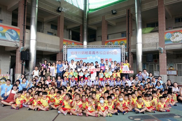 ▲▼ 恆隆行捐贈嘉義市公立幼兒園空氣清淨機。（圖／記者翁伊森翻攝）