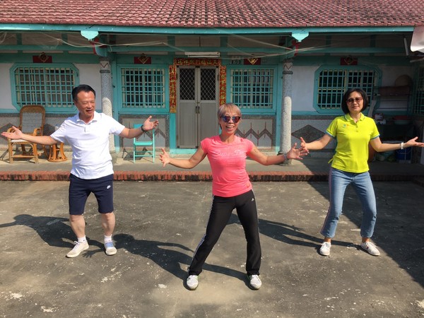 ▲▼ 嘉縣健康操。(圖/記者翁伊森翻攝)