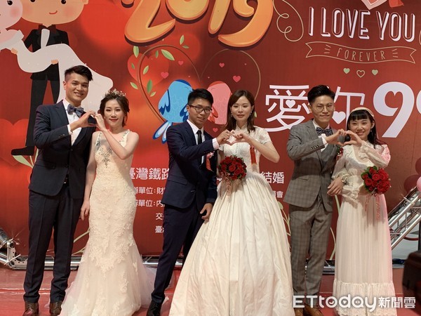 ▲▼台鐵集團聯合結婚典禮,共28對新人結為連理。(圖/記者胡順惠攝)