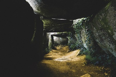 逝世2400年遺體「臉上還有皺紋」　挖掘員嚇傻：以為剛發生命案