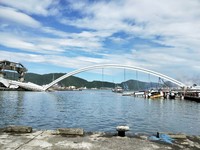 南方澳跨海大橋坍方。（圖／記者游芳男攝）