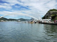 南方澳跨海大橋坍方。（圖／記者游芳男攝）