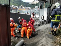 南方澳跨海大橋坍方。（圖／記者游芳男攝）