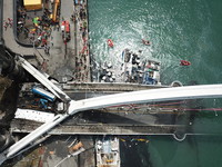 南方澳跨海大橋坍方，空拍畫面。（圖／記者林振民攝）