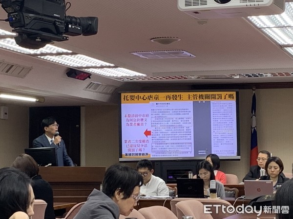 ▲黃國昌質詢虐嬰 。(圖/記者嚴云岑攝)