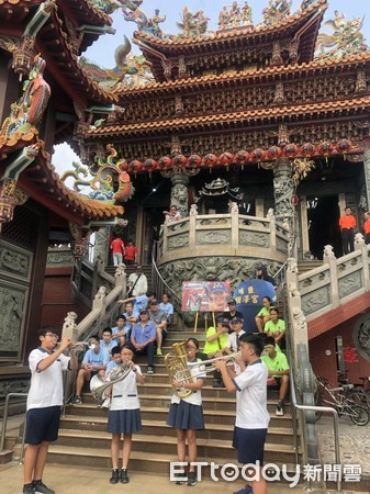 ▲埔心國中選手到順澤宮參拜祈求好運。（圖／埔心國中提供）