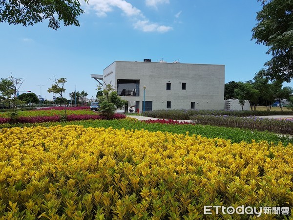 ▲ 新北公園換裝登場 彩色植栽受讚嘆。（圖／新北市景觀處提供）