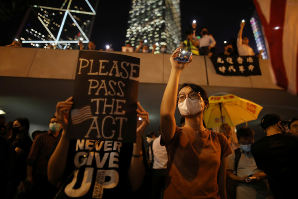 ▲▼大批香港市民10月14日出席「香港人權民主法案集氣大會」。（圖／路透社）
