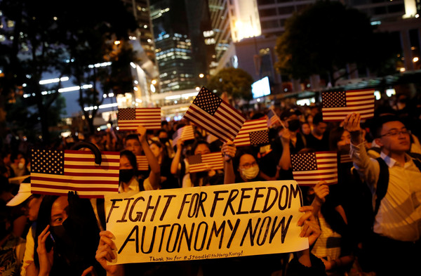 ▲▼大批香港市民10月14日出席「香港人權民主法案集氣大會」。（圖／路透社）