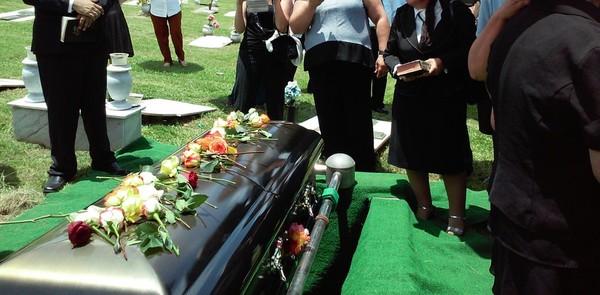▲▼葬禮，棺材，往生，往生者。（示意圖／Photo by Rhodi Lopez on Unsplash）