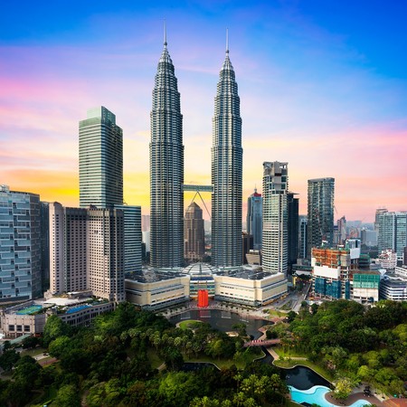 高88層樓的國油雙峰塔，不僅是吉隆坡最高建築，也是馬來西亞第二高的摩天大樓。（圖／shutterstock.com）