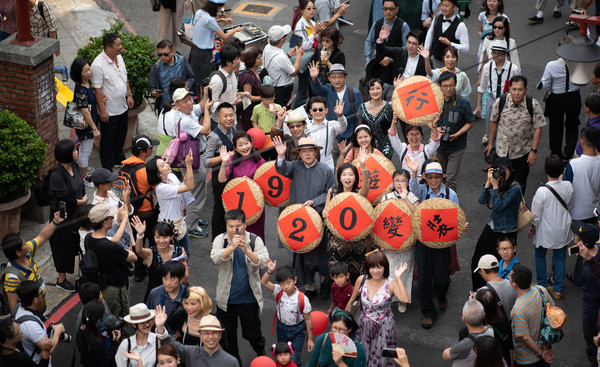 ▲▼大稻埕復古大遊行。「2019大稻埕國際藝術節」：「時空劇場－1920變裝遊行」。（圖／2019大稻埕國際藝術節）