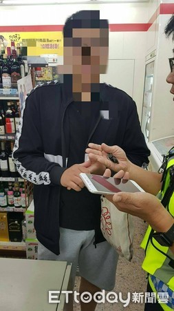 ▲台南市警五分局開元派出所，據報及時阻止一起假援交真詐騙案，避免被害人受騙上當。（圖／記者林悅翻攝，下同）