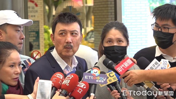 ▲▼余天說明余苑綺癌細胞擴散。(圖/記者黃國霖攝) ▲▼余天說明余苑綺癌細胞擴散。(圖/記者黃國霖攝)