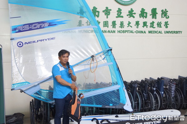 ▲台南市立安南醫院骨科張伯群醫師表示,玩風浪板乘風破浪,也要注意安全,避免運動傷害。(圖/記者林悅翻攝,下同) ▲台南市立安南醫院骨科張伯群醫師表示,玩風浪板乘風破浪,也要注意安全,避免運動傷害。(圖/記者林悅翻攝,下同)