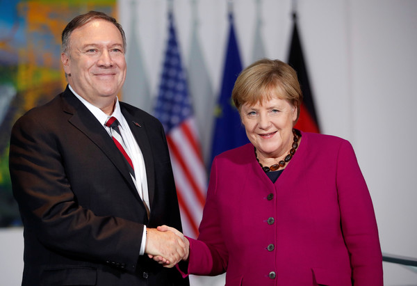 ▲▼美國國務卿蓬佩奧（Mike Pompeo）與德國總理梅克爾（Angela Merkel）。（圖／路透）