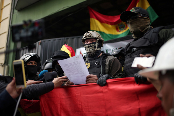 ▲▼玻利維亞抗議，警方宣布加入示威者。（圖／路透）