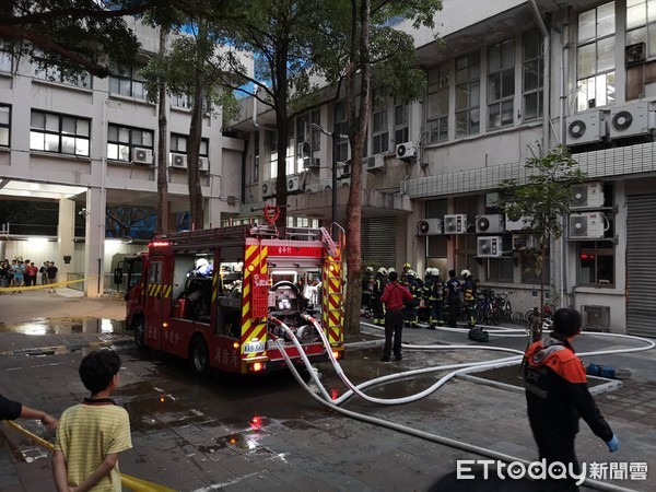 ▲▼台北市大安區台灣科技大學校內，工程一館1樓發生火警。（圖／記者黃彥傑攝）