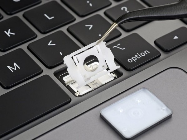 ▲▼MacBook Pro 剪刀鍵盤   。（圖／取自國外維修網站iFixit）