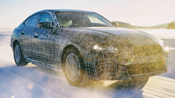 BMW電動房車i4直逼超跑級530匹最大馬力　內建全新第5代eDrive電能科技（圖／翻攝自BMW）