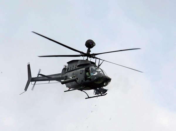 秦姓飛官曾駕駛OH-58D直升機，負責陸軍第一線的戰搜任務。（翻攝國防部發言人臉書）