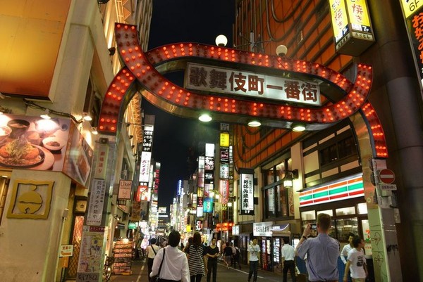 日本歌舞伎町一番街的日常