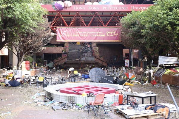 ▲香港理工大學內部受到極大損壞。（圖／香港01授權提供）