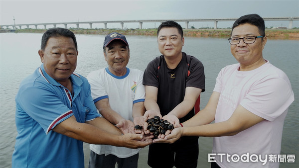 ▲國民黨台南市第二選區立委參選人李武龍指出，農民的是農產品要能賣出去，且價格穩定有利潤，執政黨不要將自己無能，推給對岸統戰。（圖／記者林悅翻攝，下同）