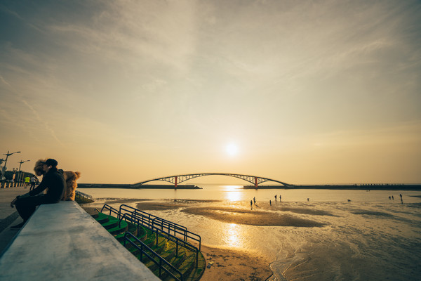 ▲▼澎湖西瀛虹橋夕陽。（圖／雄獅旅遊提供）