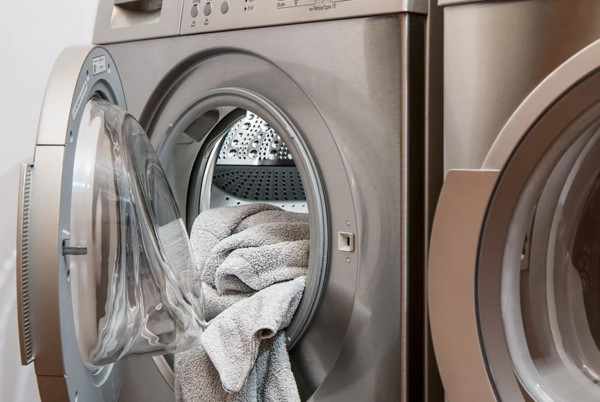 ▲▼ 半夜11點「洗衣很沒品」？401租客貼紙條秀下限　租屋哥爆氣：妳12點才洗（圖／翻攝PTT、Pixabay）
