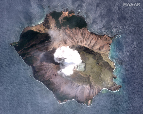 ▲▼紐西蘭懷特島（White Island）火山衛星圖像。（圖／路透）