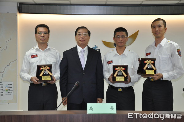 ▲台南市消防局特頒贈「生命之星」獎座，肯定救護人員的辛苦付出。（圖／記者林悅翻攝，下同）