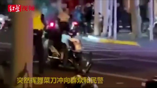 ▲上海男子當街隨機砍人。（圖／翻攝自紅星新聞，下同）