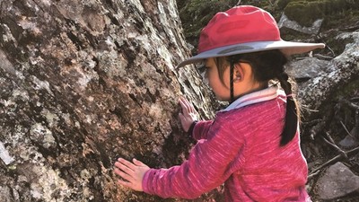 9個月大開始爬山！6歲女孩爬遍百岳　媽：自然是最好的教育