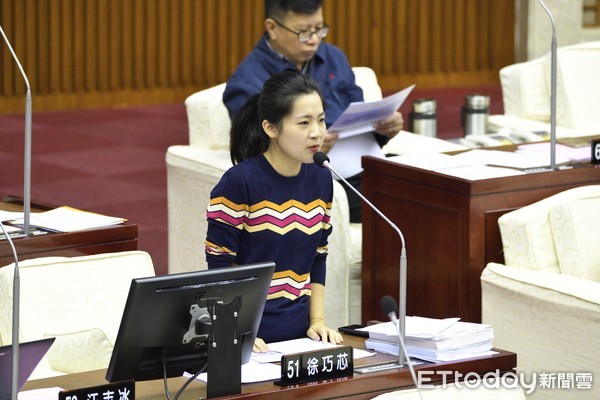 ▲▼市長將針對「市政府提供民間體育賽事等之補助及相關標案或採購案疑義、12月6日外交部民眾陳情事件警方執勤作法與處理程序說明」進行說明。國民黨議員徐巧芯、羅智強、游淑惠、應曉薇、李明賢及新黨議員侯漢廷輪番質詢,民進黨籍議員則全體缺席。(圖/記者湯興漢攝) ▲▼市長將針對「市政府提供民間體育賽事等之補助及相關標案或採購案疑義、12月6日外交部民眾陳情事件警方執勤作法與處理程序說明」進行說明。國民黨議員徐巧芯、羅智強、游淑惠、應曉薇、李明賢及新黨議員侯漢廷輪番質詢,民進黨籍議員則全體缺席。(圖/記者湯興漢攝)