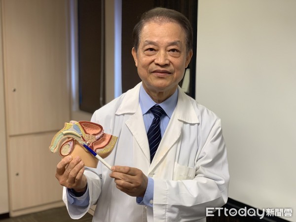 ▲4年前切過攝護腺!翁「尿出鮮血」慌就醫 竟是切掉組織長回來。(圖/記者嚴云岑攝) ▲4年前切過攝護腺!翁「尿出鮮血」慌就醫 竟是切掉組織長回來。(圖/記者嚴云岑攝)