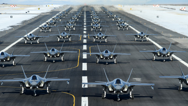 ▲▼美軍F-35A「大象漫步」在希爾空軍基地 。（圖／路透社）