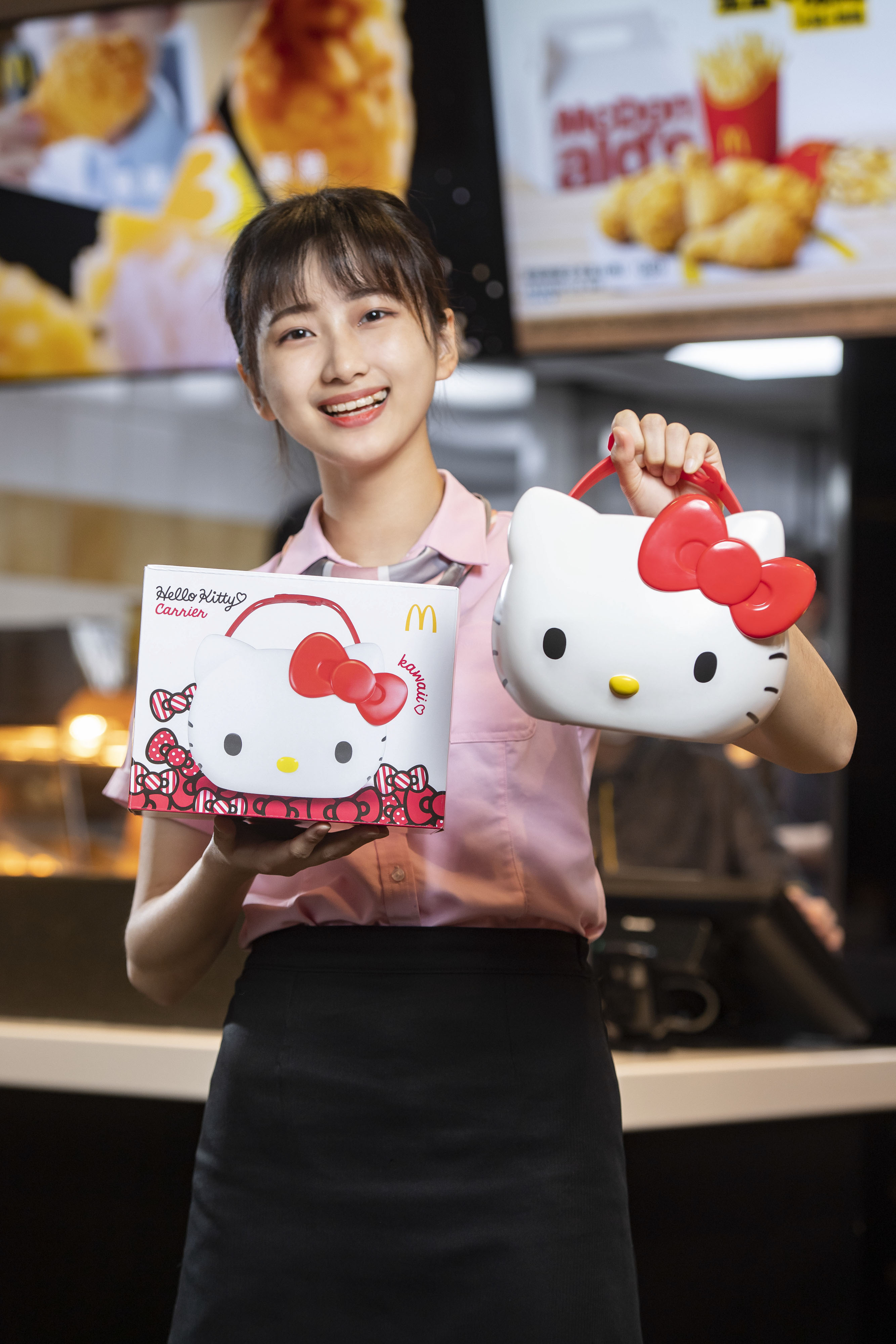 ▲▼台灣麥當勞於春節前推出「Hello Kitty萬用置物籃」，全台近10萬個限量推出，數量有限千萬別錯過！（圖／麥當勞提供）