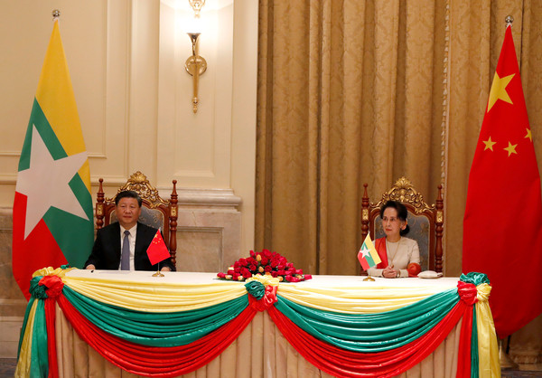 ▲▼中國國家主席習近平訪問緬甸，與緬甸國務資政翁山蘇姬（Aung San Suu Kyi）會面。（圖／路透）