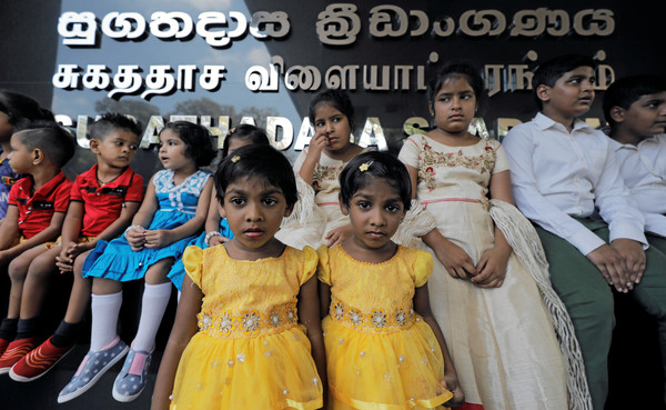 ▲斯里蘭卡20日號召雙胞胎聚會，力拚打破金氏世界紀錄。（圖／路透）