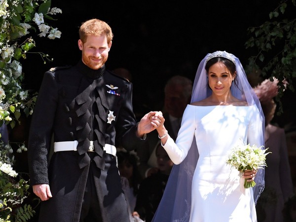 ▲哈利王子選「深藍制服」結婚。（圖／路透社）