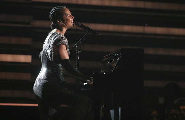 ▲▼第62屆葛萊美獎主持人艾莉西亞凱斯（Alicia Keys）、開場表演者Lizzo哀悼科比布萊恩（Kobe Bryant）。（圖／達志影像／美聯社）