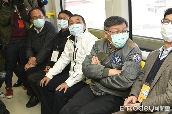 ▲▼環狀線通車典禮,侯友宜、柯文哲試乘。(圖/記者湯興漢攝) ▲▼環狀線通車典禮,侯友宜、柯文哲試乘。(圖/記者湯興漢攝)