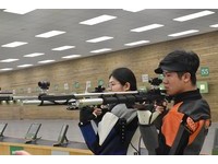 ▲▼射擊10公尺空氣步槍的林穎欣、呂紹全             。（圖／記者謝孟儒攝）