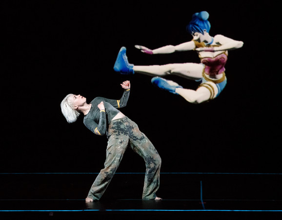 ▲▼台中國家歌劇院的2020台灣國際藝術節（2020 NTT-TIFA），引進4D Box浮空投影智慧舞台的《奪愛最終回》，讓正宮與「虛擬小三」對打。（圖／台中國家歌劇院提供）