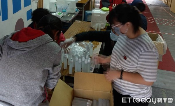 ▲彰化明後2天將發放3千瓶次氯胺酸消毒液。(圖/記者唐詠絮翻攝) ▲彰化明後2天將發放3千瓶次氯胺酸消毒液。(圖/記者唐詠絮翻攝)