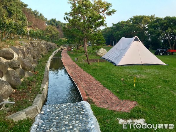 野外露營透透氣！到新竹風莊園享受陽光微風芬多精　夏日滑水道孩子們嗨翻（圖／記者廖明慧攝）