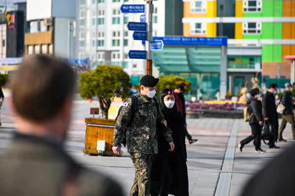 ▲ 南韓大邱街頭上的軍人。（圖／達志影像）