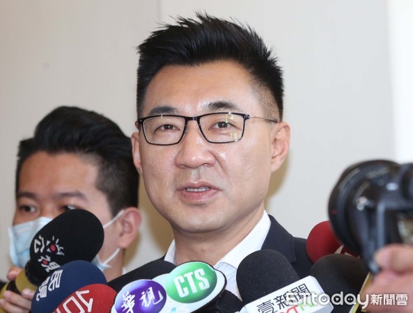 ▲▼郝龍斌、江啟臣出席前立委呂學樟新書發表會 江啟臣堵訪。(圖/記者屠惠剛攝) ▲▼郝龍斌、江啟臣出席前立委呂學樟新書發表會 江啟臣堵訪。(圖/記者屠惠剛攝)